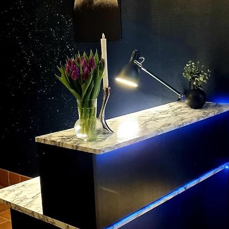 Hotell Tre Systrar Eskilstuna Buitenkant foto